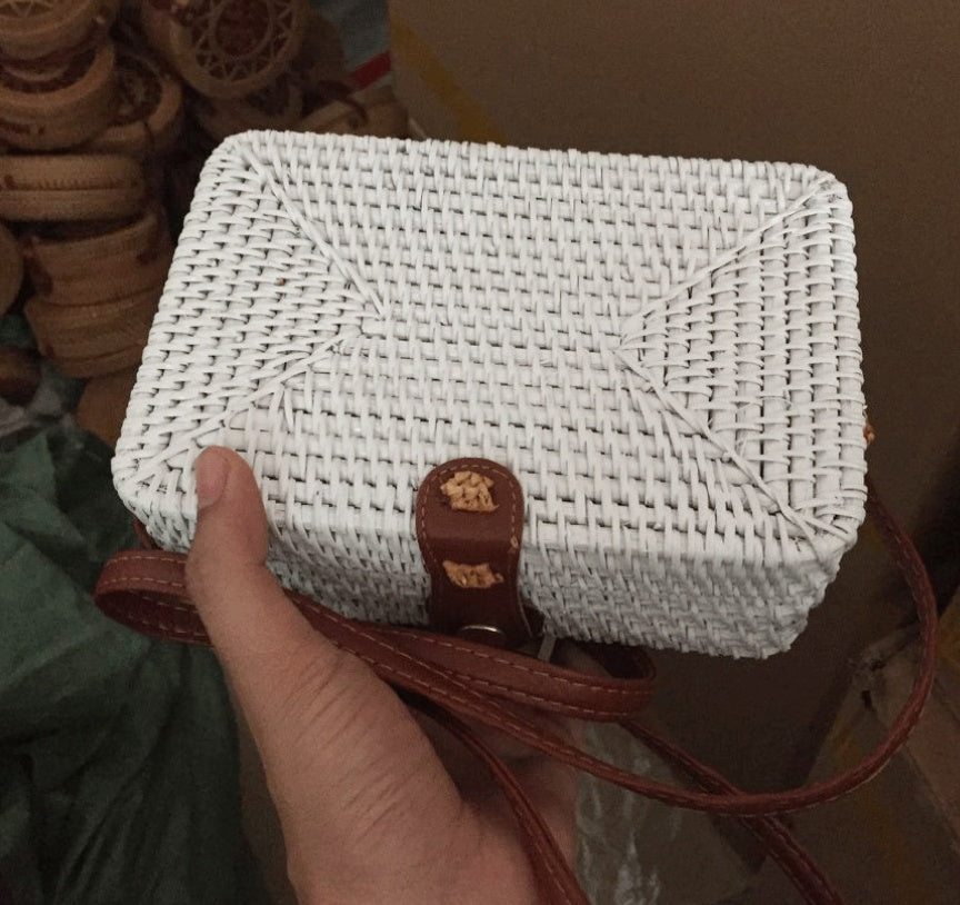 Rattan bag ins diagonal mini bag Sen basket basket tweezers retro literary hand-woven leather buckle bag greenroot living